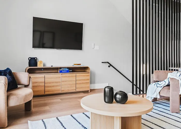 Сasa de vacaciones Stunning New Modern Magnolia Townhome *