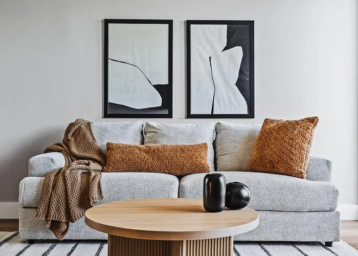 Сasa de vacaciones Stunning New Modern Magnolia Townhome *